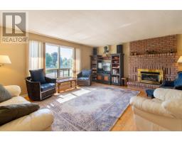 Living room - 2114 Chantler Street, Innisfil, ON L9S1B6 Photo 6