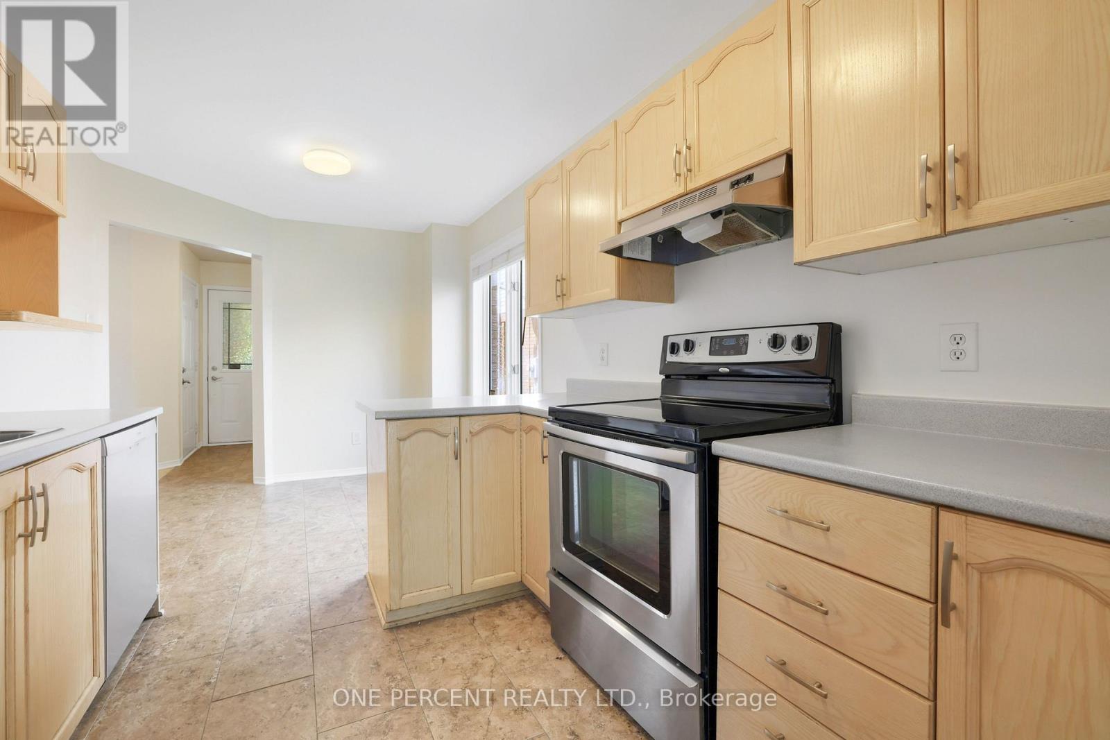 3 Bed, 3 Bath House for Sale in Ottawa – 9 HARRINGTON COURT, Ottawa – MLS# X13643330 - Image 9