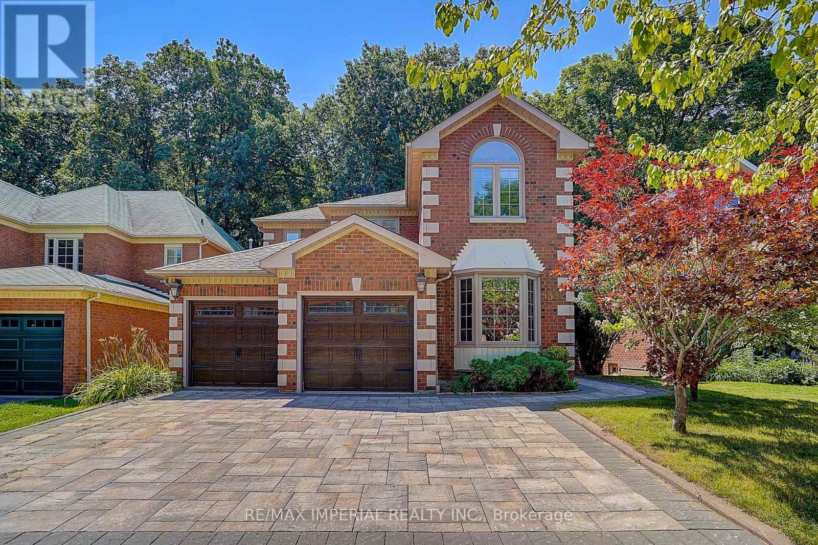 Photo of 5337 Champlain Trail