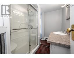 120-124 Colby Street, Sydney, NS B1P3R2 Photo 17