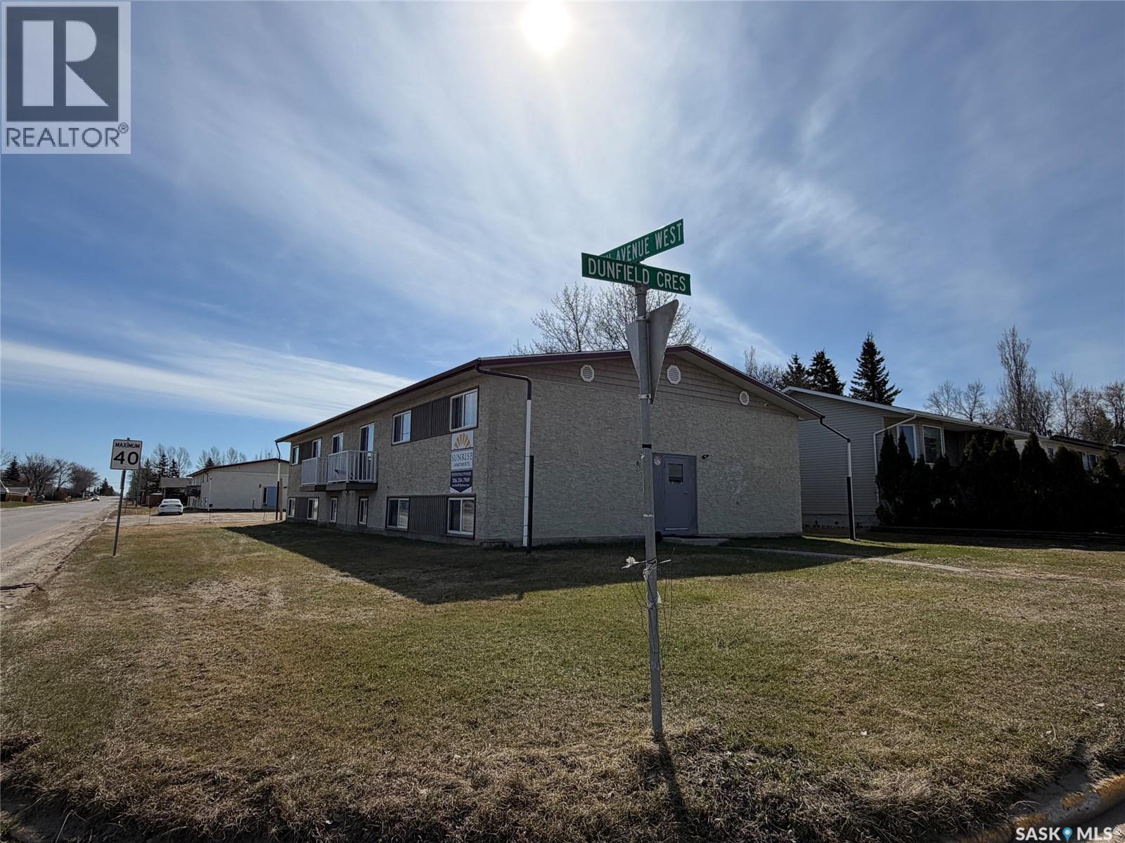 81 Dunfield CRESCENT - 2