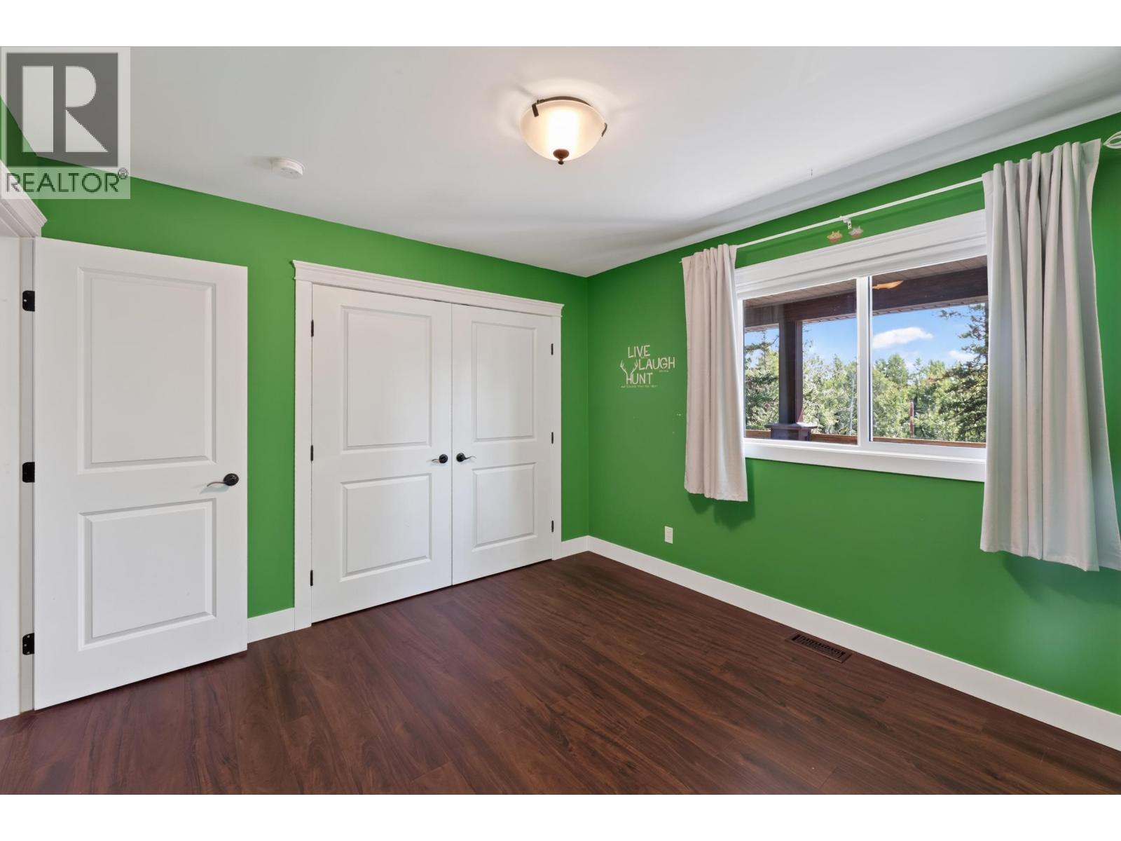 Photo 18 of 37 — 2077 SOMMERVILLE ROAD · Prince George, BC