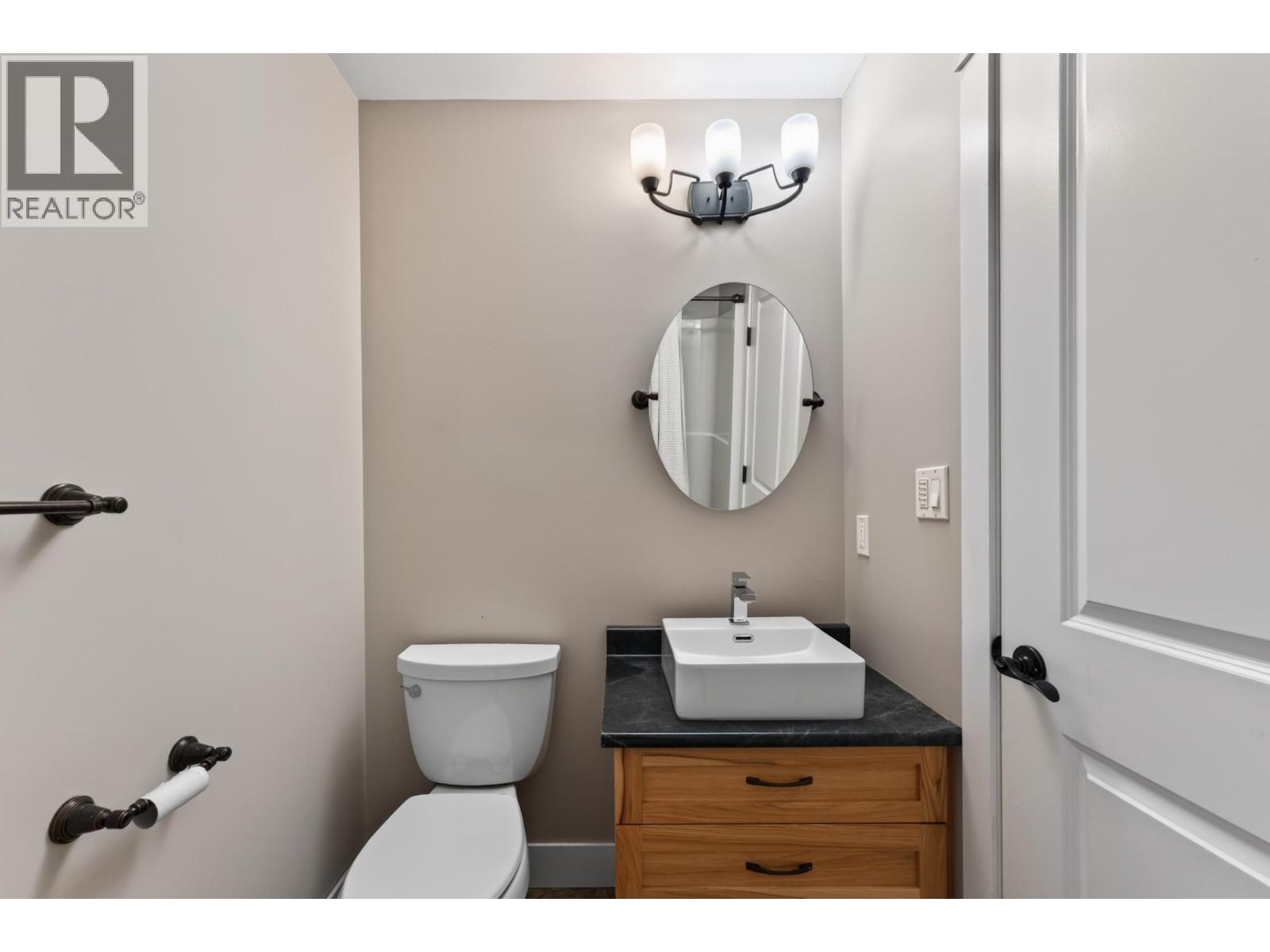 Photo 19 of 37 — 2077 SOMMERVILLE ROAD · Prince George, BC