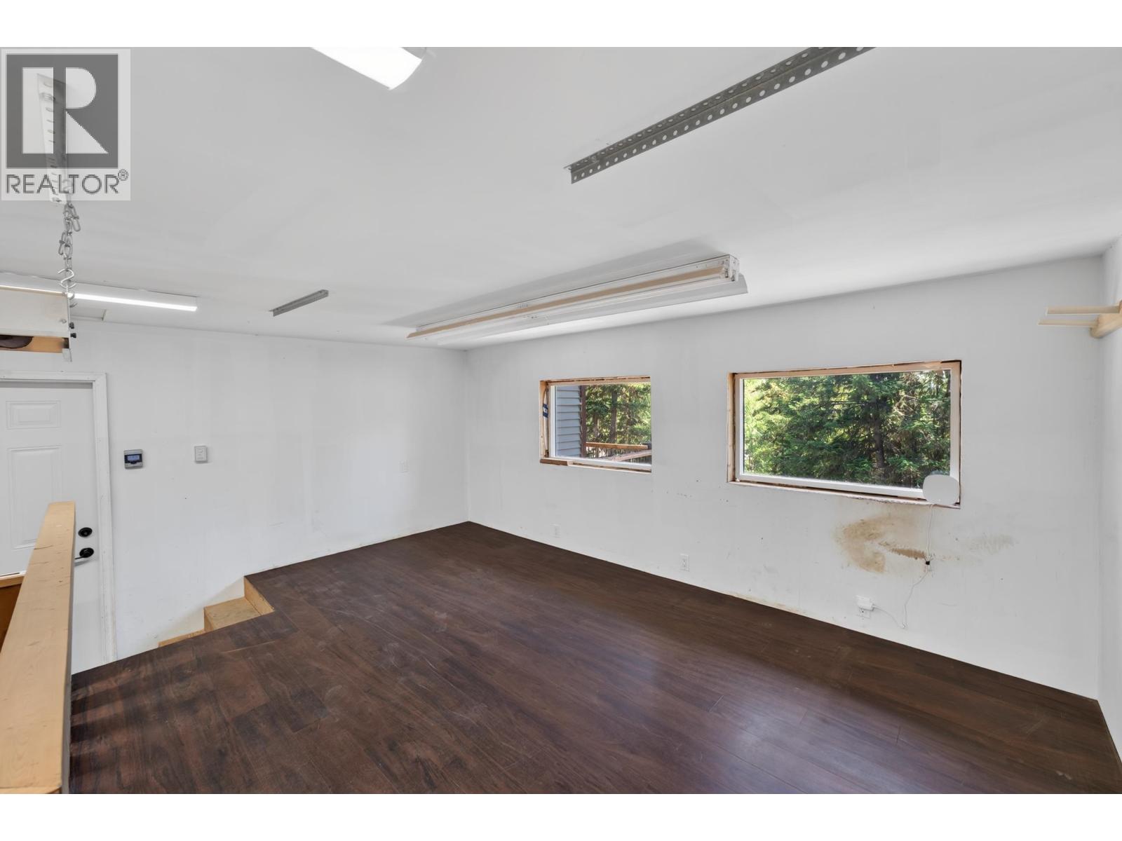 Photo 35 of 37 — 2077 SOMMERVILLE ROAD · Prince George, BC