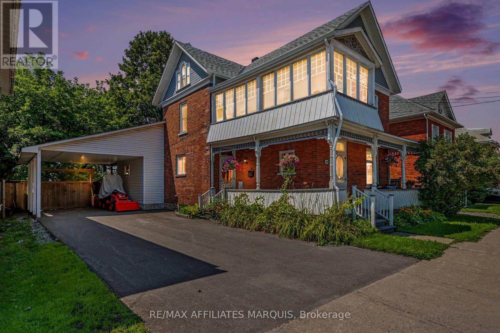 100 ELMSLEY STREET N, Smiths Falls — photo 2