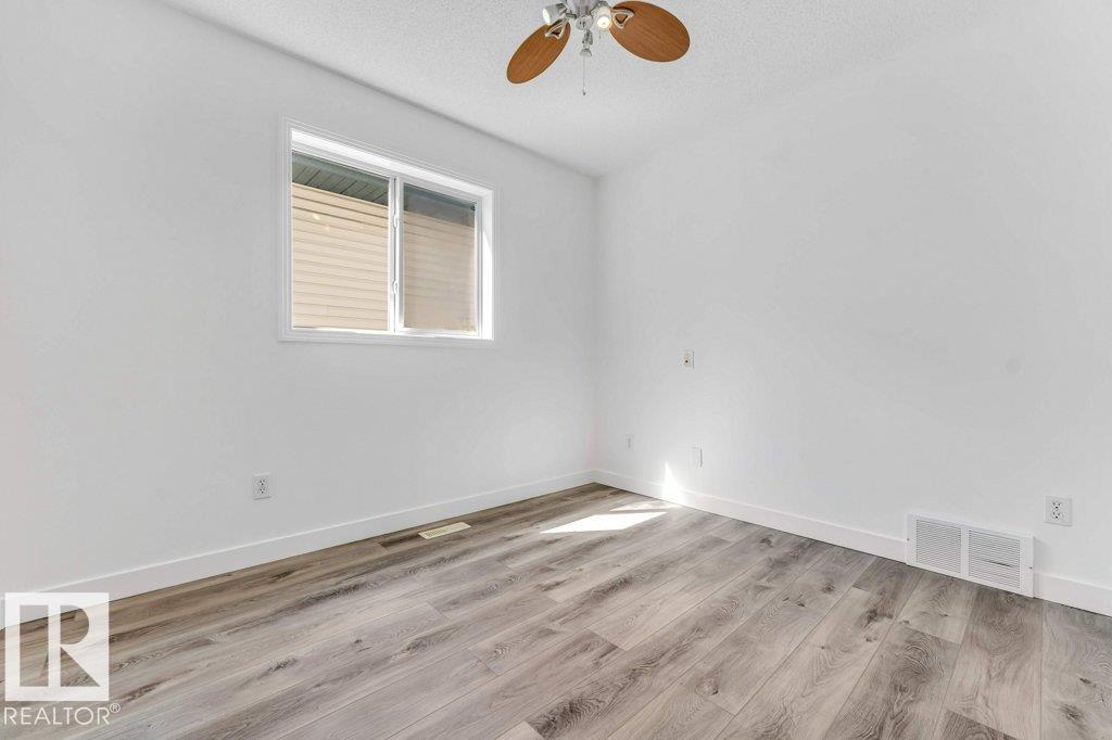 4812 148 AV NW - 23