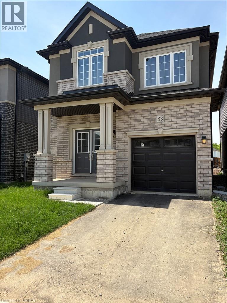 33 DENNIS Avenue