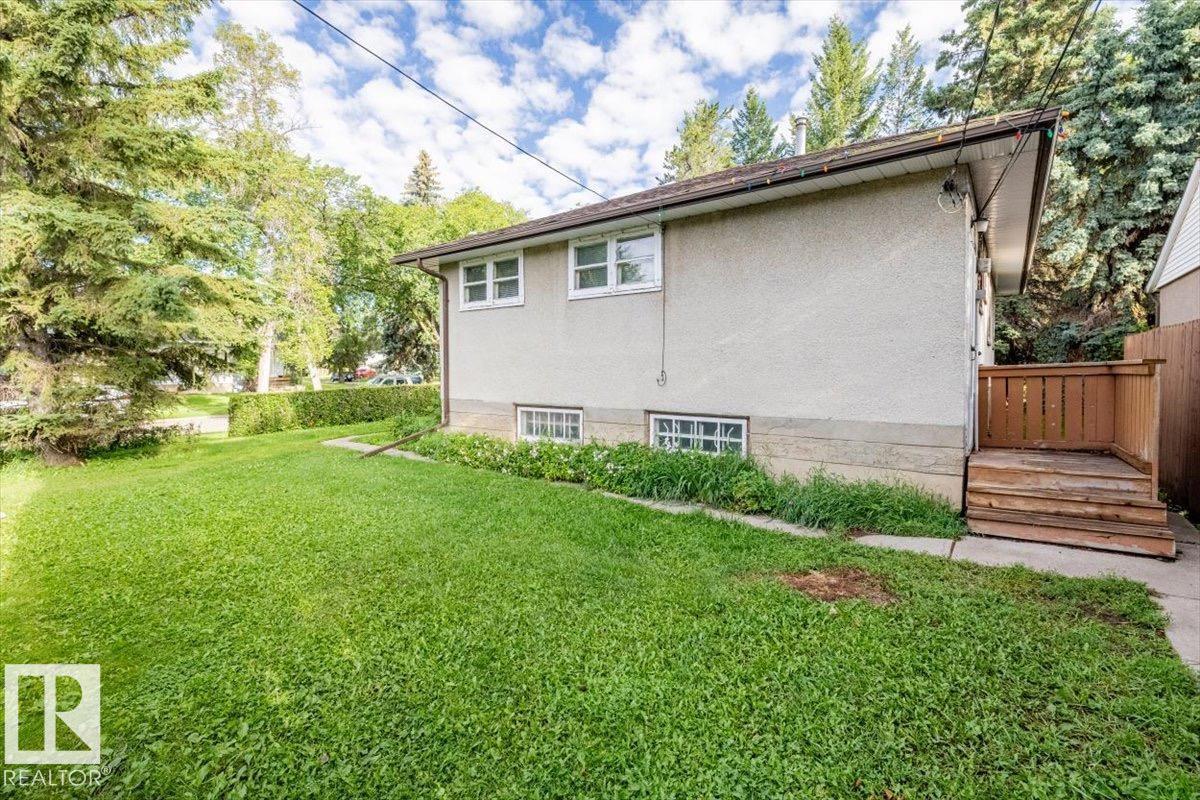 11049 145 ST NW - Image 8