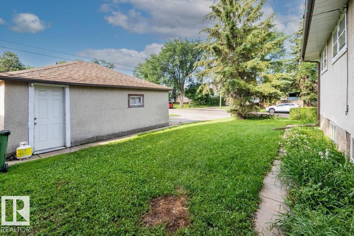 11049 145 ST NW - Image 7