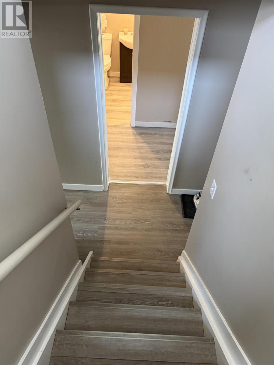 77 Hillside DR S - 23