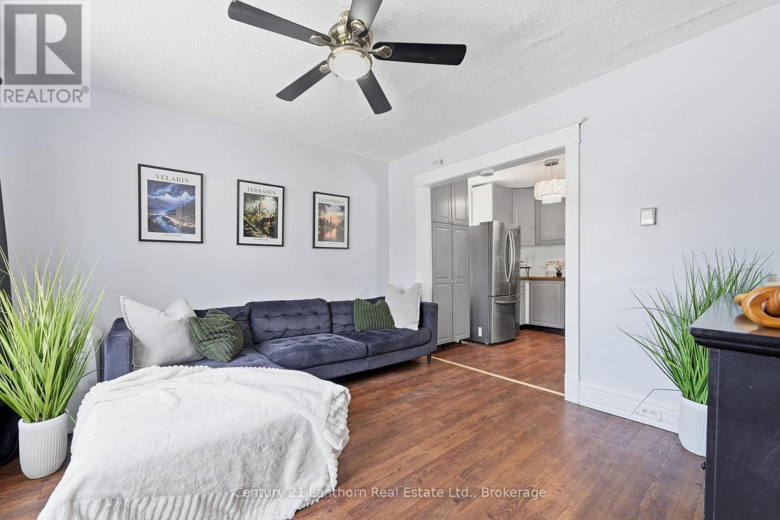 8 BETTES STREET - 11