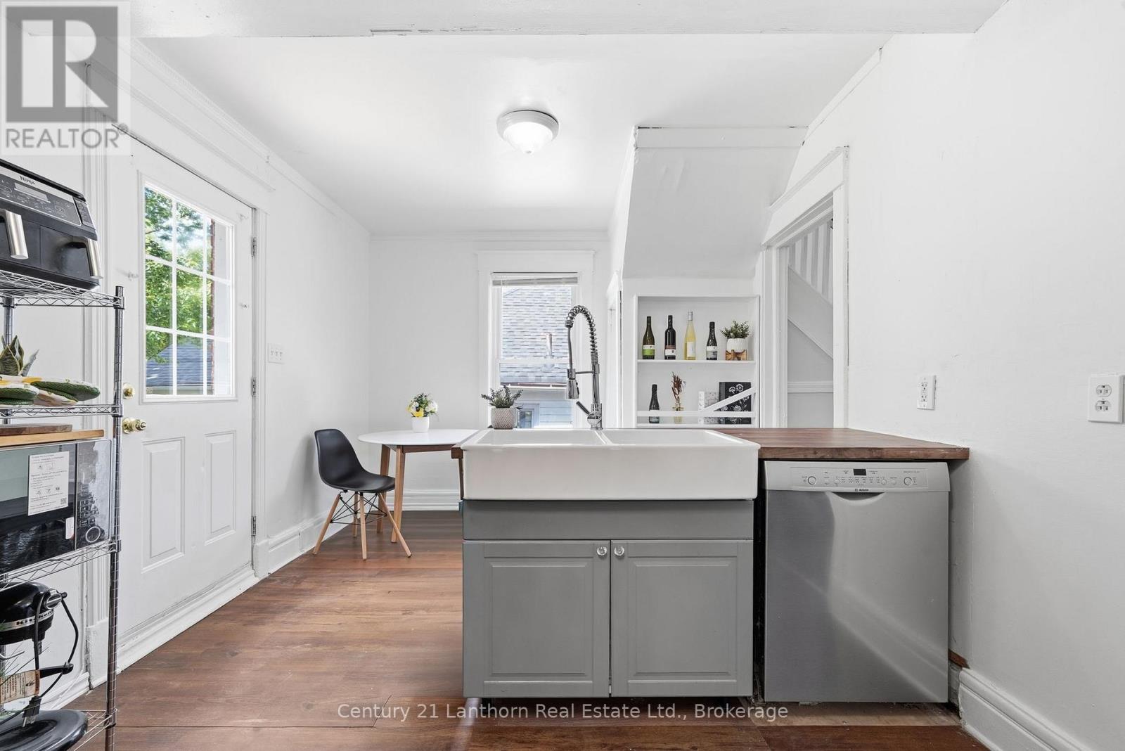 8 BETTES STREET - 16