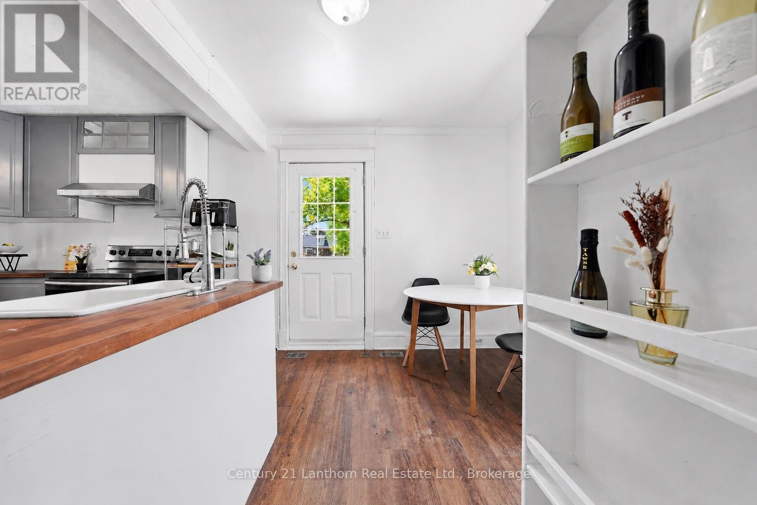 8 BETTES STREET - Image 22