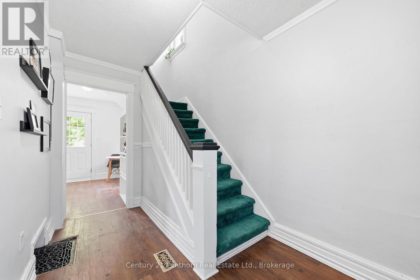 8 BETTES STREET - 23