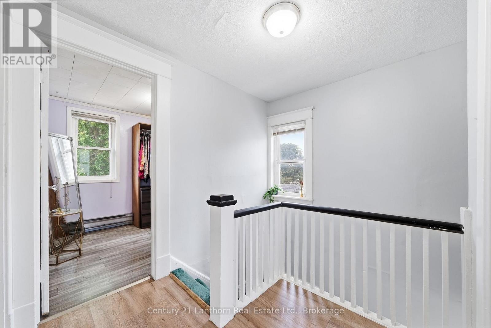 8 BETTES STREET - Image 25