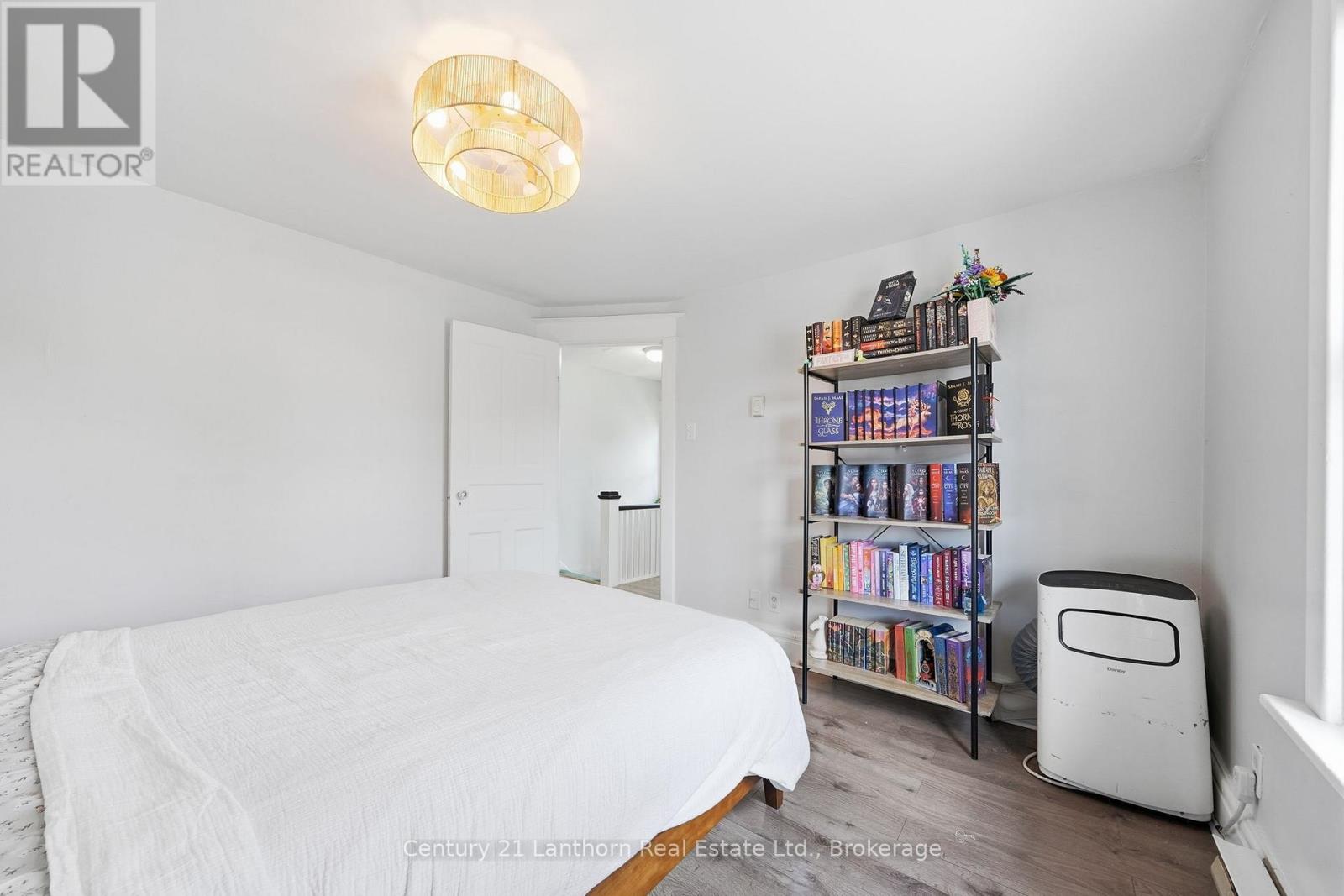 8 BETTES STREET - 33