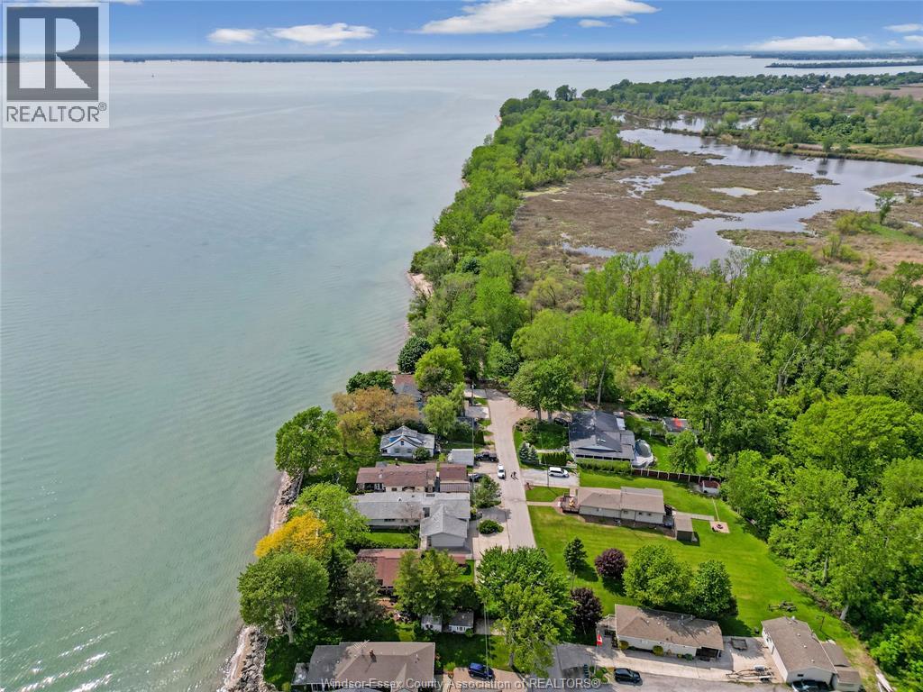 91 WILLOW BEACH, Amherstburg — photo 3