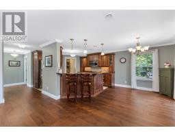 528 St. Thomas Line thumbnail 10