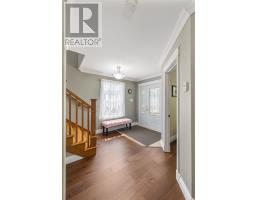 528 St. Thomas Line thumbnail 5