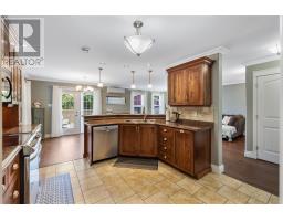 528 St. Thomas Line thumbnail 8