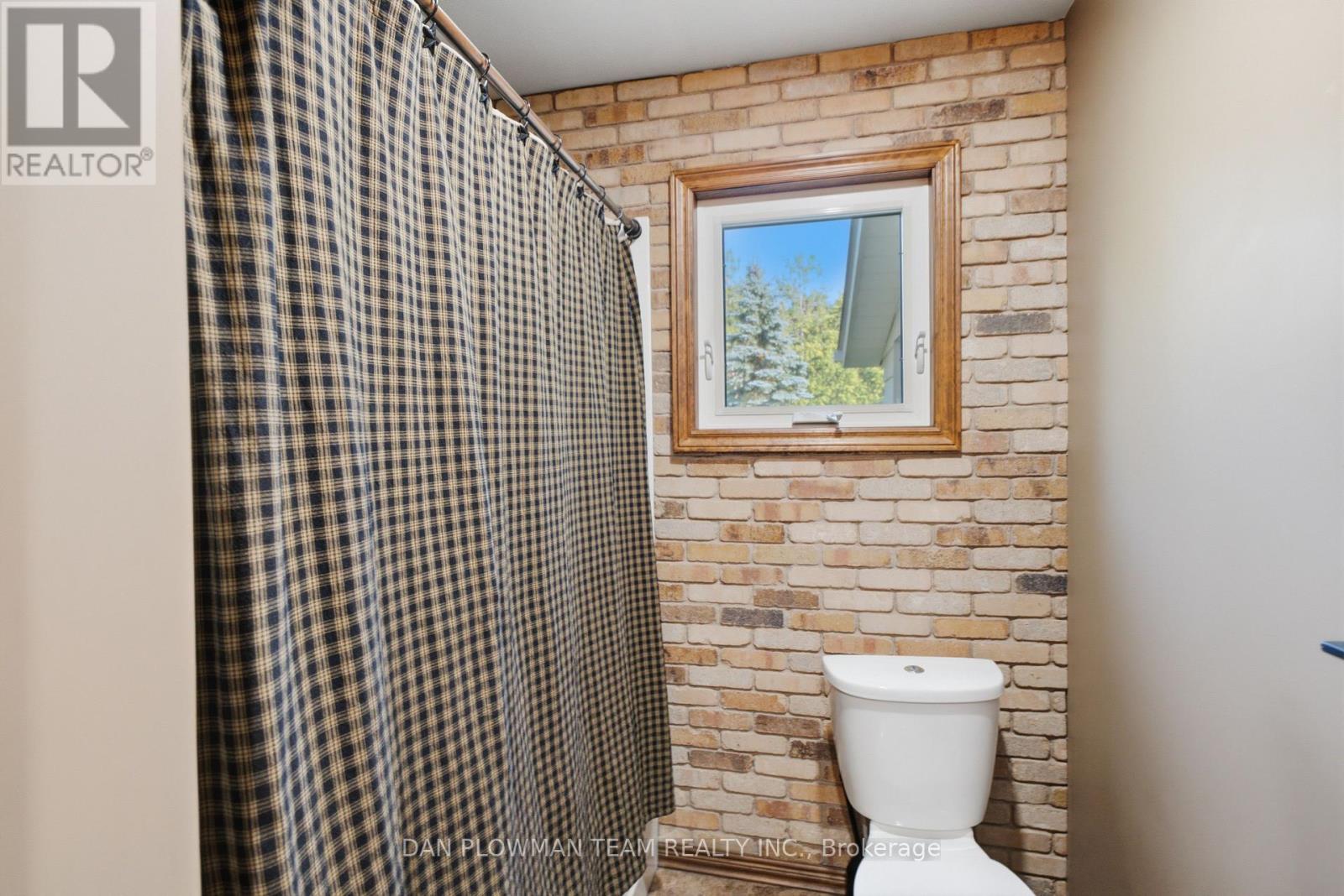 9 VALLEY ROAD - Image 20