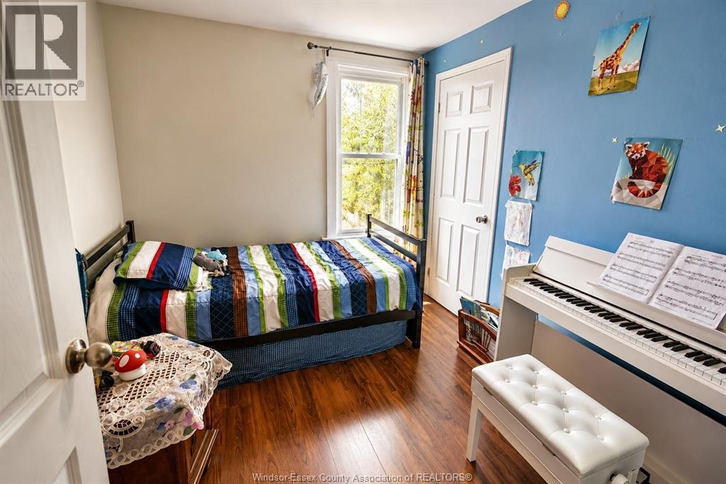 870 SHEPHERD STREET East - Image 10