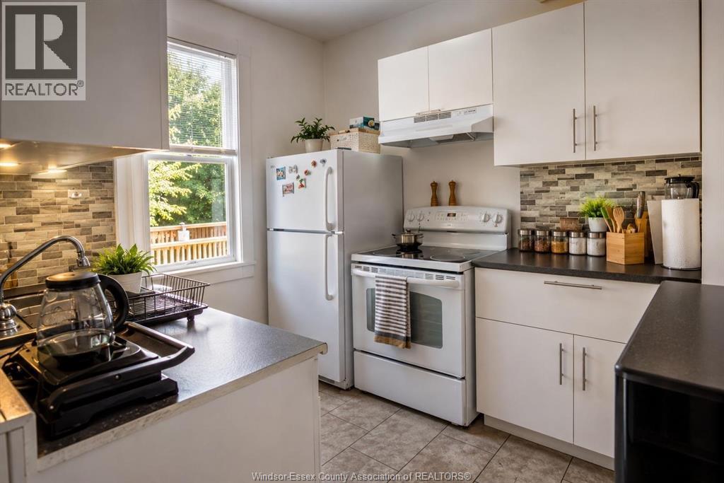 870 SHEPHERD STREET East - Image 6