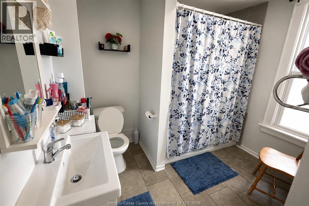 870 SHEPHERD STREET East - Image 7