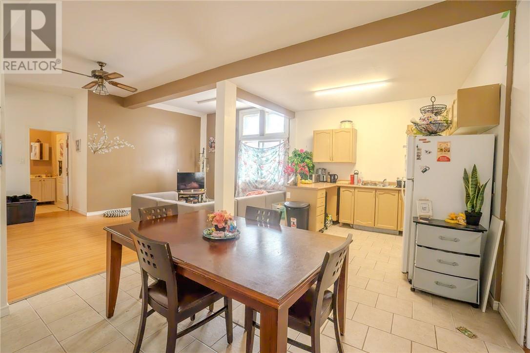 7 Second Avenue - Image 13