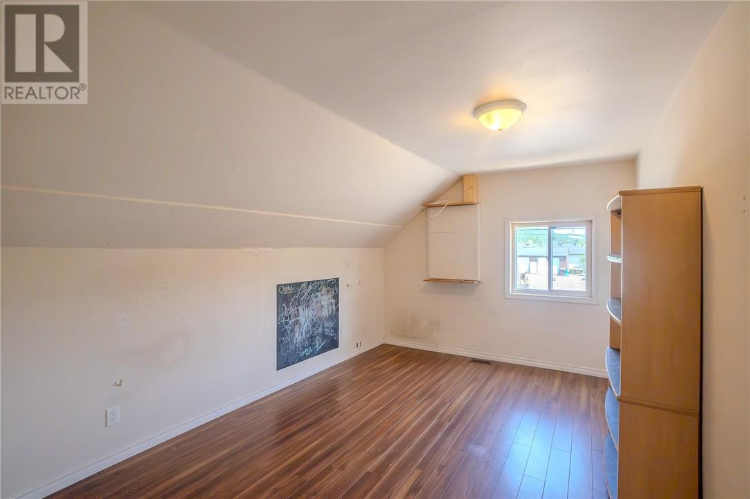 7 Second Avenue - Image 27