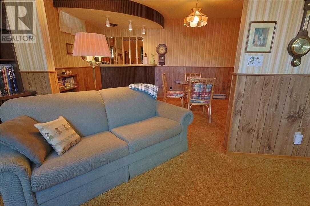 1556 Yarmouth Street - Image 38
