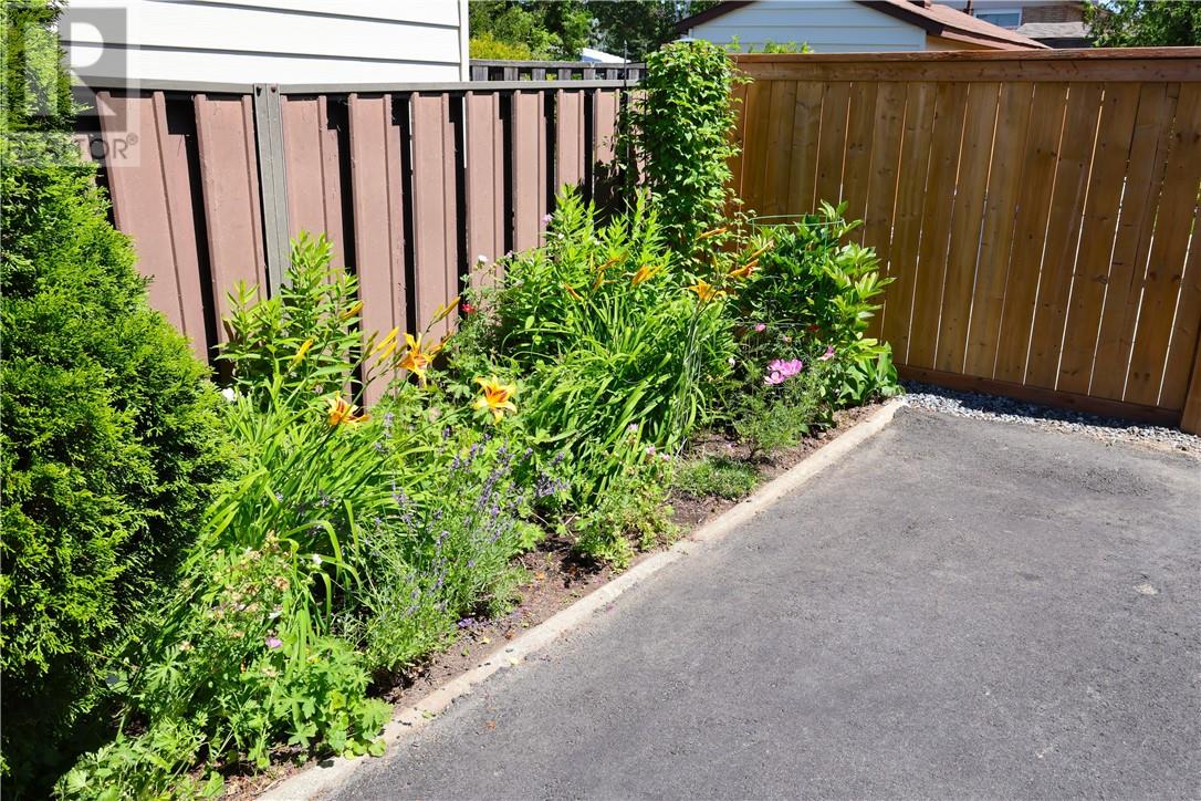 1556 Yarmouth Street - Image 53