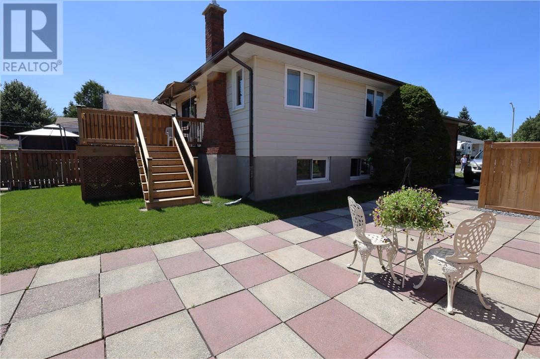 1556 Yarmouth Street - Image 59