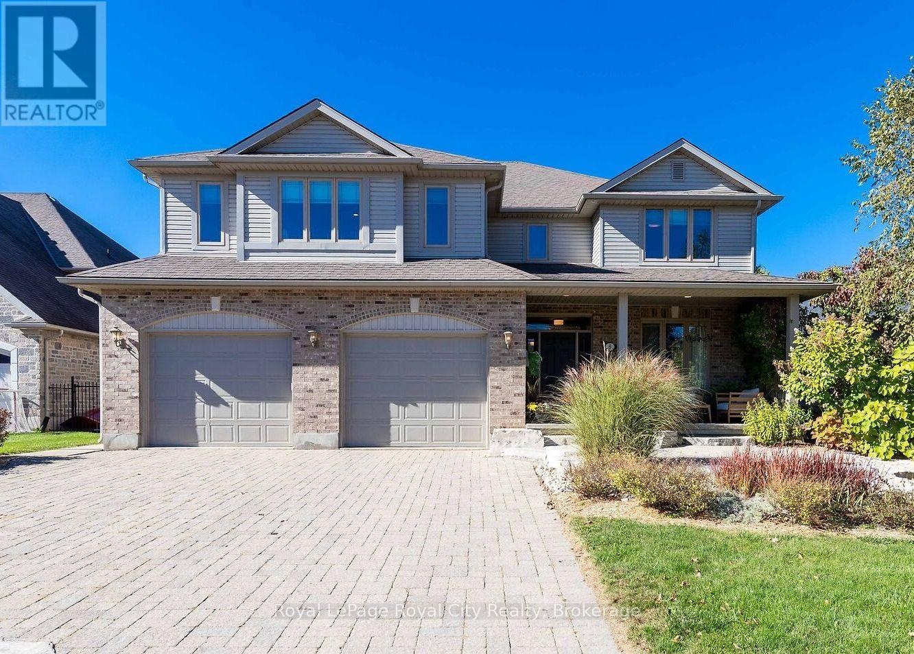 8 ZADUK PLACE - 1