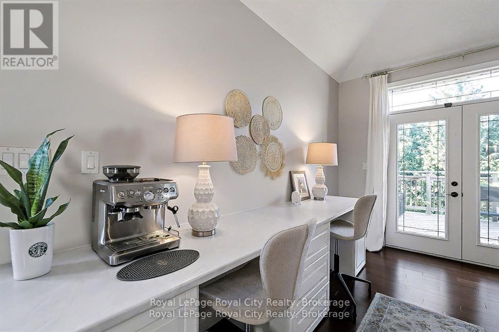 8 ZADUK PLACE - Image 16