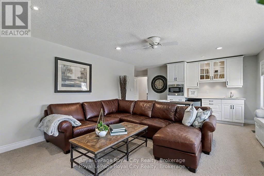 8 ZADUK PLACE - Image 20