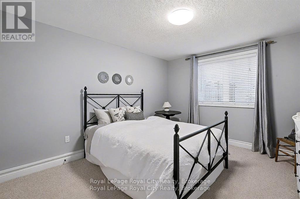 8 ZADUK PLACE - Image 35