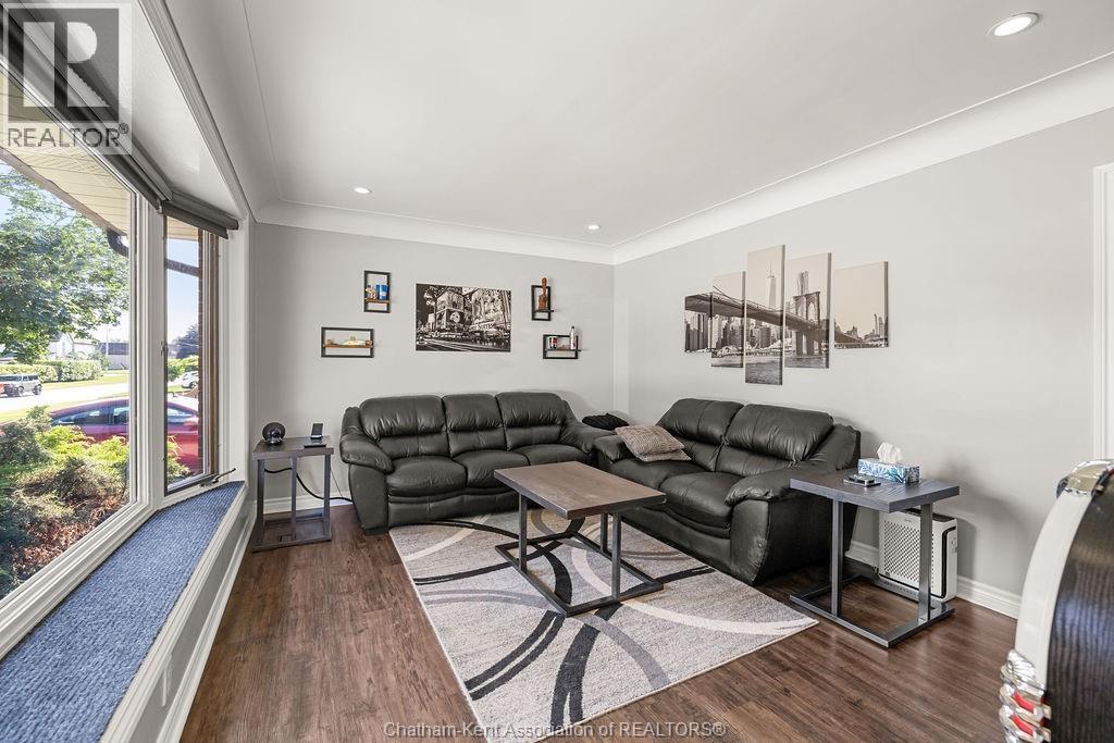 23 Queensway DRIVE - 6