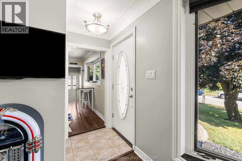 23 Queensway DRIVE - 4