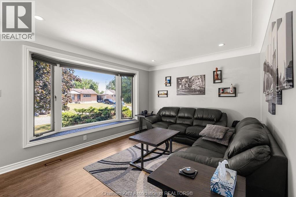 23 Queensway DRIVE - 5