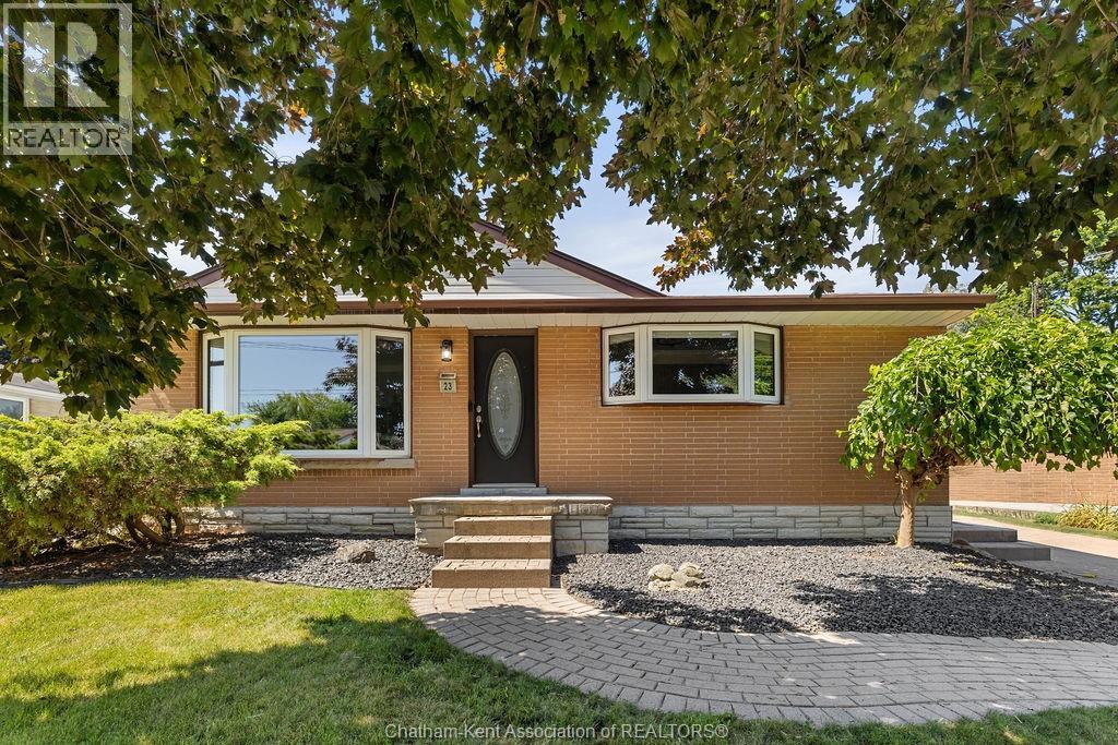 23 Queensway DRIVE, Chatham — photo 2