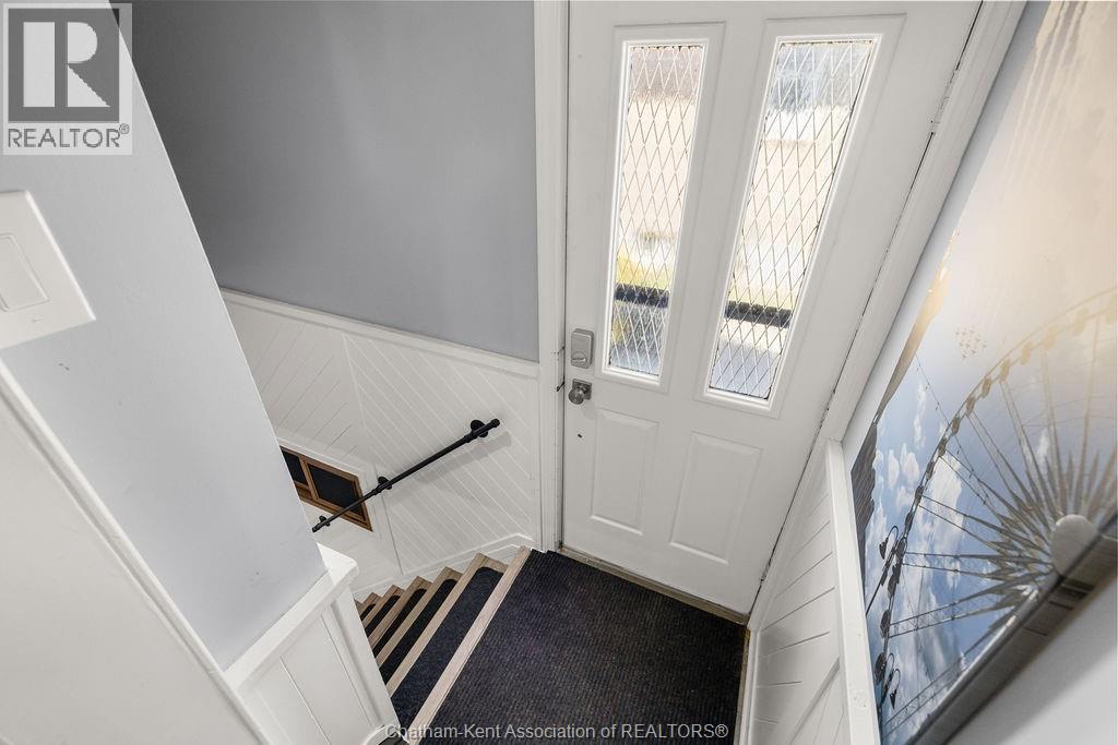 23 Queensway DRIVE - 17