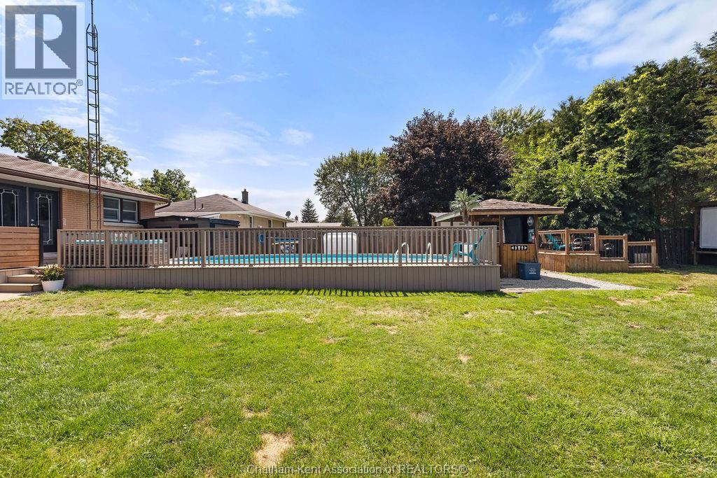 23 Queensway DRIVE - 30