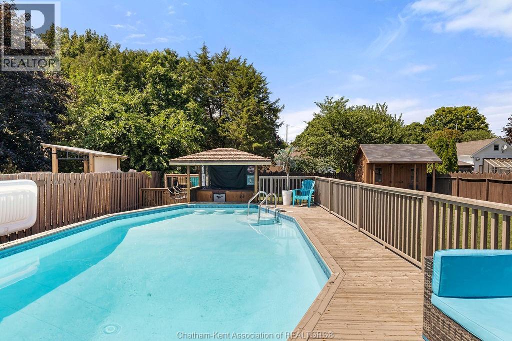 23 Queensway DRIVE - 28
