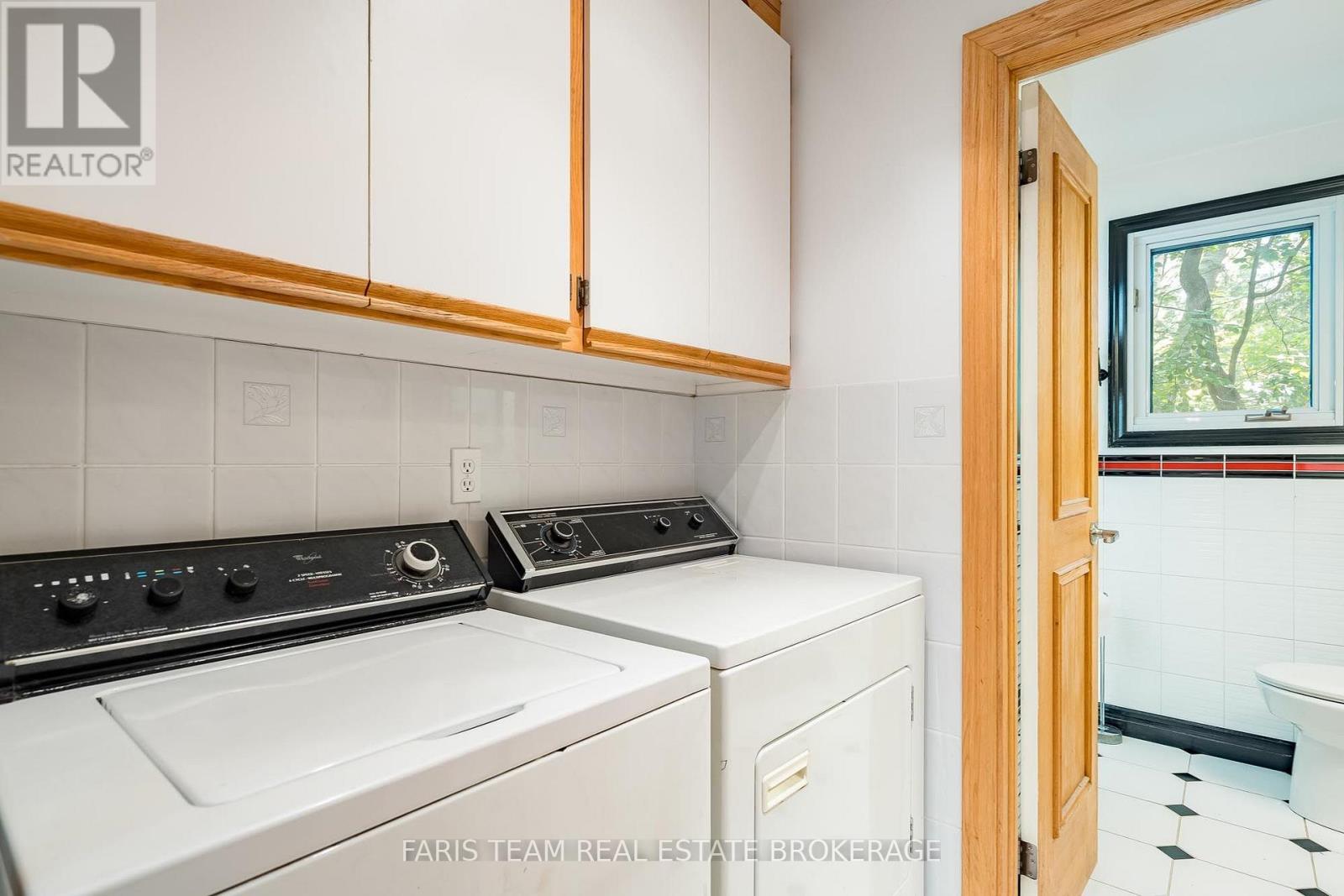 2554 CHAMPLAIN ROAD - 27
