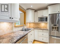 Laundry room - 2554 Champlain Road, Tiny, ON L9M0C3 Photo 8