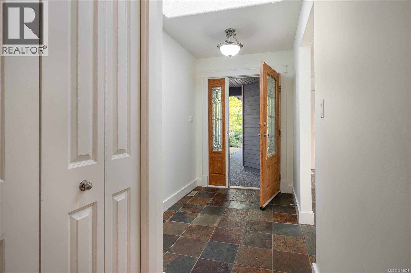354 Davis Ave - 12
