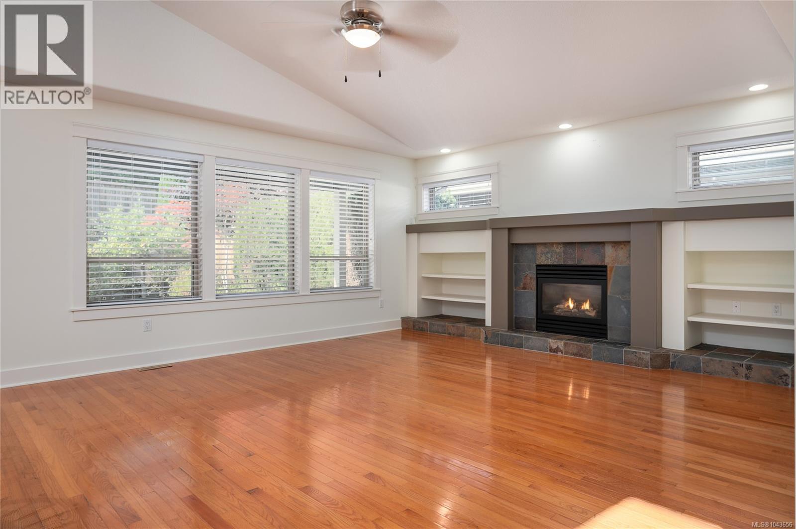 354 Davis Ave - 16