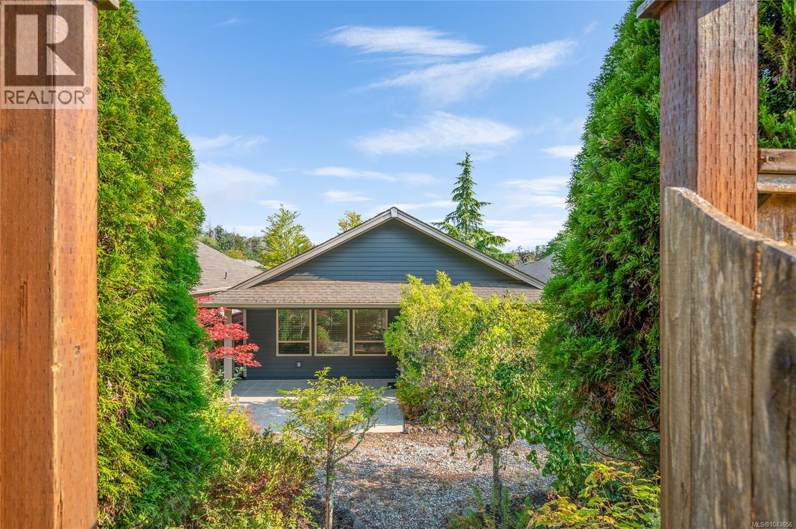 354 Davis Ave - 20
