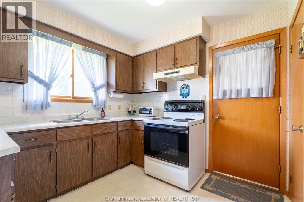 22 PEMBROKE CRESCENT - 12